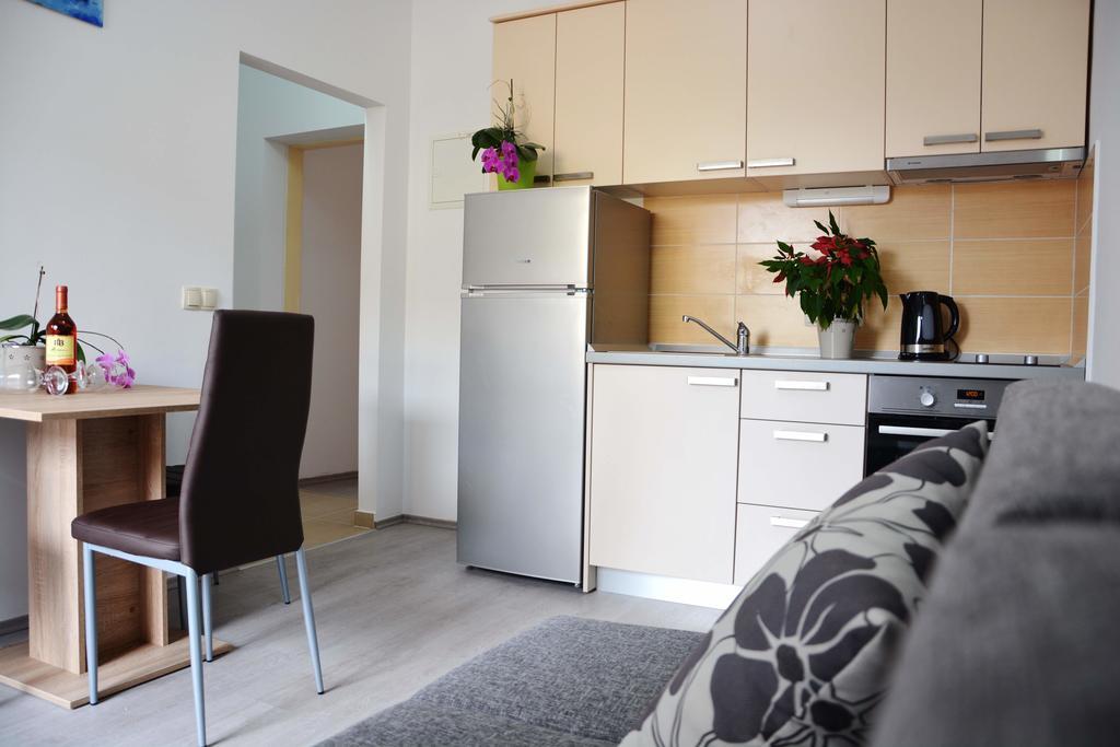 Apartments Clara Nin Kültér fotó
